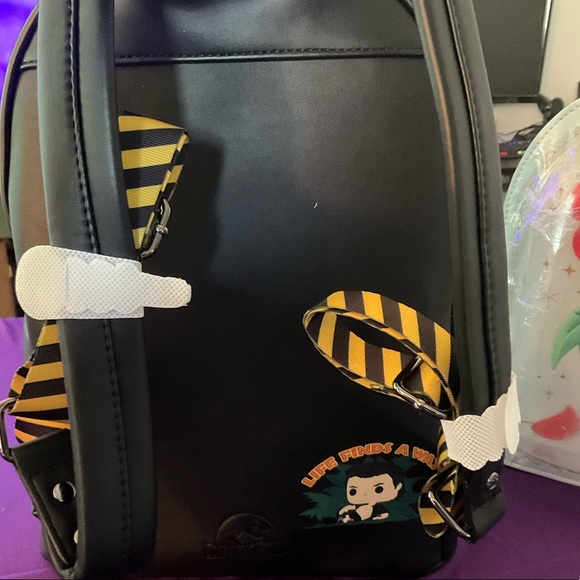 Jurassic Park Loungefly Backpack & Wallet Set - Picture 6 of 14